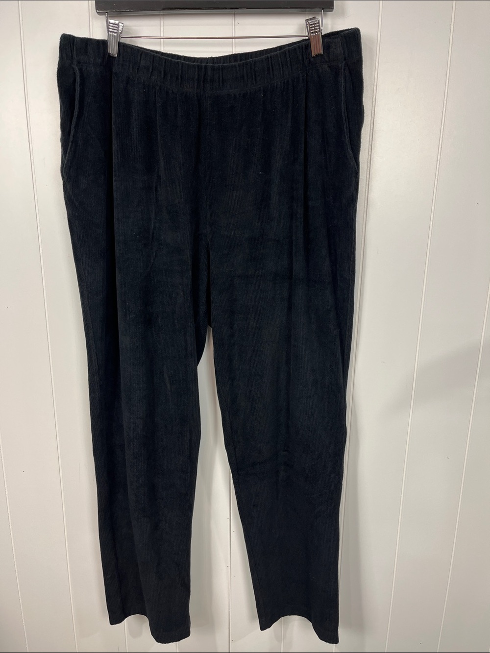 Lands’ End Sport Corduroy Pant XL Black Stretch Pull Up Pockets EUC